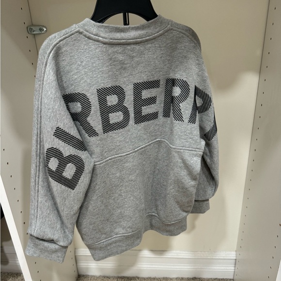 Burberry long sleeve shirt for Size is 6Y and color is gray and